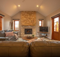 Lucy's Cottage - Newcastle Accommodation