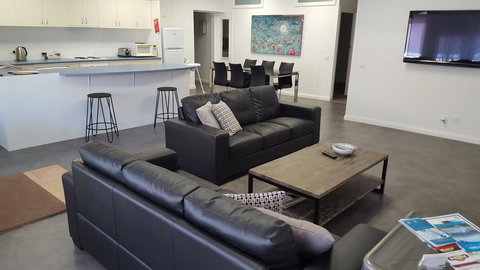 Aart Apartments - Newcastle Accommodation 7
