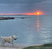 Hydeaway Bay - Own private bay  Kayaks - Newcastle Accommodation