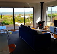 Coorong Waterfront Retreat - Newcastle Accommodation