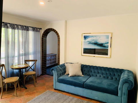 The Manor Basket Range - Newcastle Accommodation 12