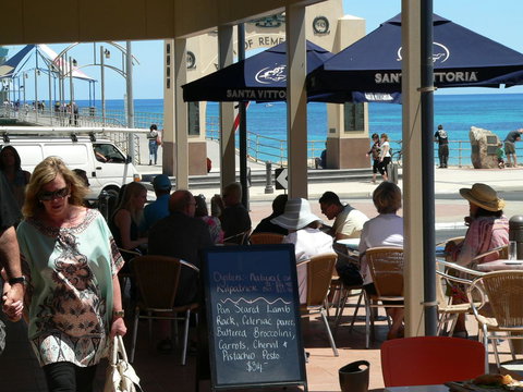 Brighton Beach House - Newcastle Accommodation 13