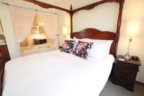 Wine And Roses Bed And Breakfast - New Castle Tourism 17