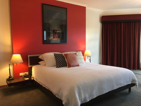 Wine And Roses Bed And Breakfast - New Castle Tourism 28