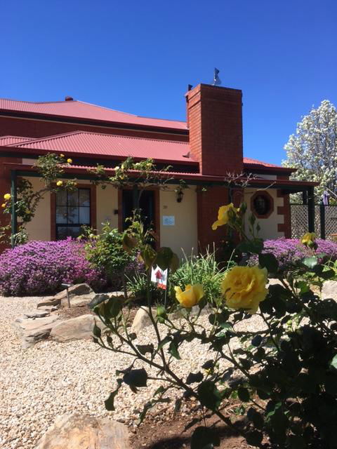 Wine And Roses Bed And Breakfast - New Castle Tourism 6
