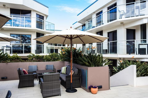 Bayview Beachfront Apartments, In Town Right On The Beach - New Castle Tourism 26