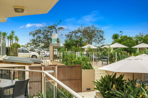 Bayview Beachfront Apartments, In Town Right On The Beach - New Castle Tourism 13