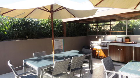 Bayview Beachfront Apartments, In Town Right On The Beach - New Castle Tourism 23