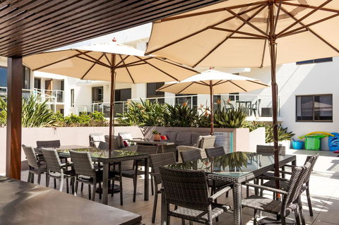 Bayview Beachfront Apartments, In Town Right On The Beach - New Castle Tourism 25
