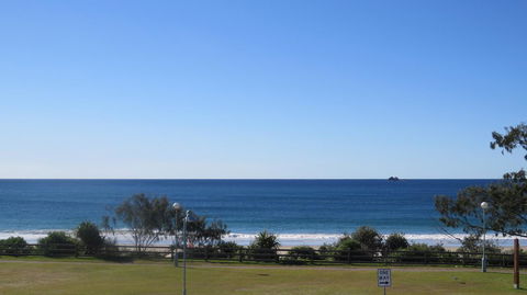 Bayview Beachfront Apartments, In Town Right On The Beach - New Castle Tourism 28