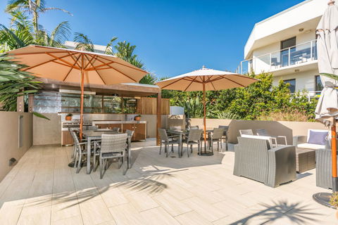 Bayview Beachfront Apartments, In Town Right On The Beach - New Castle Tourism 9