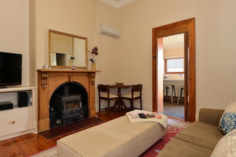 Trafalgar Premium Vintage Suites - Newcastle Accommodation 18