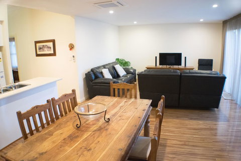 Longreach At Port Elliot - Newcastle Accommodation 4