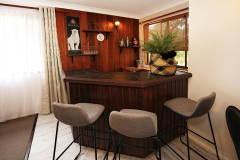 Hudson Bay @ Basin View-Pet Friendly-15 Mins To Hyams Beach - Newcastle Accommodation 15