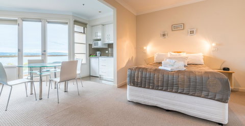 The Bluff Resort Apartments - New Castle Tourism 8