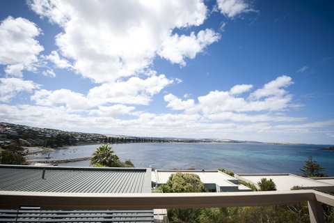 The Bluff Resort Apartments - New Castle Tourism 39