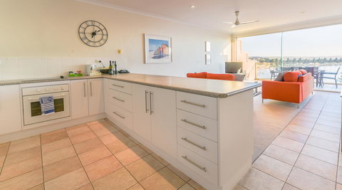 The Bluff Resort Apartments - New Castle Tourism 17