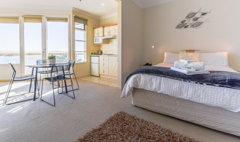 The Bluff Resort Apartments - New Castle Tourism 10