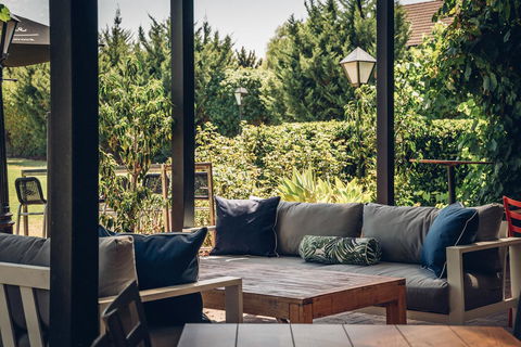 Mick O\'Sheas - Newcastle Accommodation 33