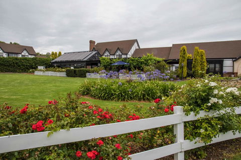 Mick O\'Sheas - Newcastle Accommodation 31