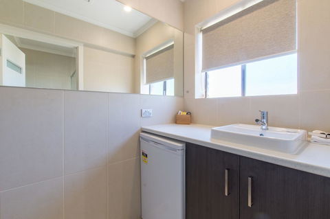 Mick O\'Sheas - Newcastle Accommodation 26