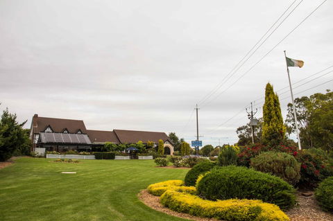 Mick O\'Sheas - Newcastle Accommodation 35