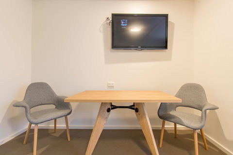 Mick O\'Sheas - Newcastle Accommodation 13