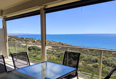 Ochre Point Beach House On Moana Seafront - Newcastle Accommodation 0