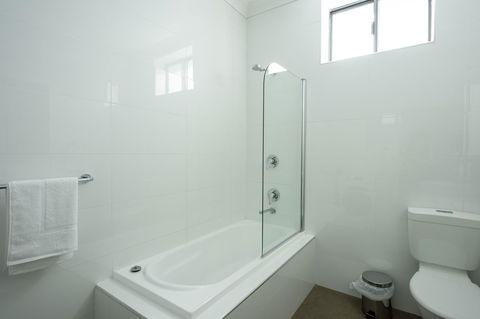 City Centre Motel Hotel - New Castle Tourism 27