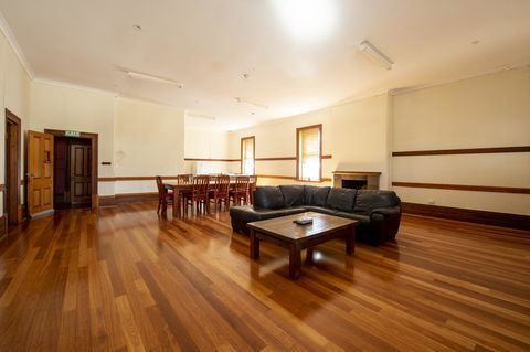 City Centre Motel Hotel - New Castle Tourism 37