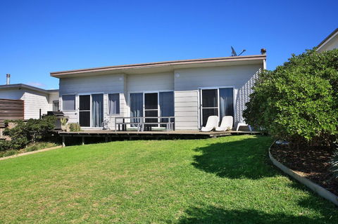 Culburra Beachhouse - Newcastle Accommodation 9