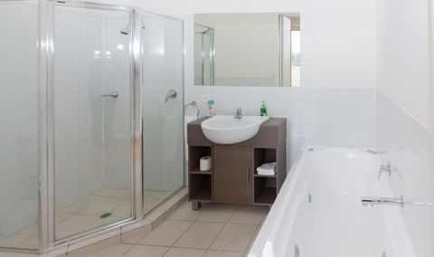 South Shores Yellowfin Villa 96 - South Shores Normanville - Newcastle Accommodation 11