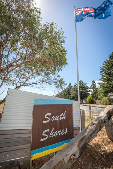 South Shores Yellowfin Villa 96 - South Shores Normanville - Newcastle Accommodation 2