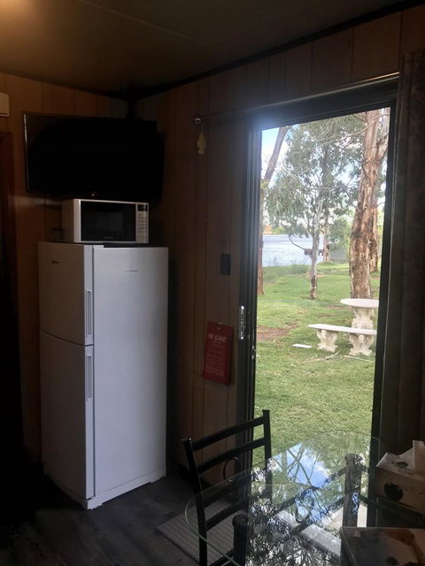 Murray Bridge Riverview Cabin - Newcastle Accommodation 3