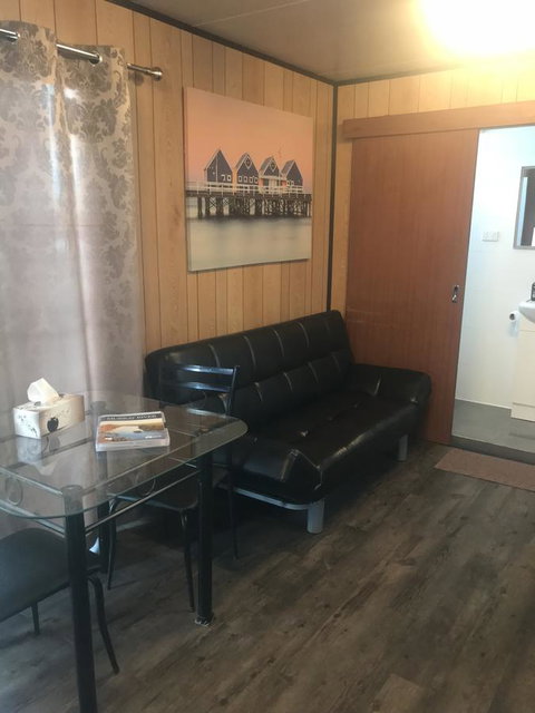 Murray Bridge Riverview Cabin - Newcastle Accommodation 5