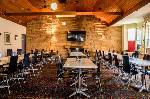 Lilac City Motor Inn & Steakhouse - New Castle Tourism 1