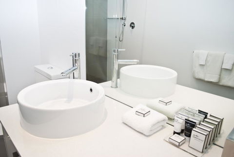 Mawson Lakes Hotel - New Castle Tourism 4