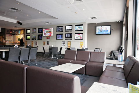 Mawson Lakes Hotel - New Castle Tourism 19