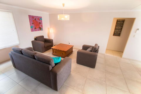 Waterfront On Jefferson, At Wellington Marina, SA - Newcastle Accommodation 5