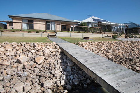 Waterfront On Jefferson, At Wellington Marina, SA - Newcastle Accommodation 19