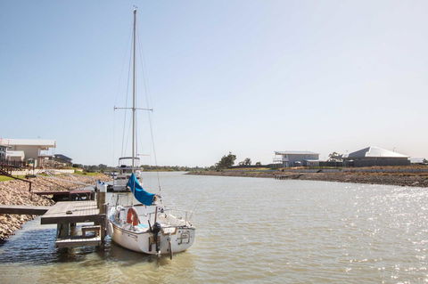 Waterfront On Jefferson, At Wellington Marina, SA - Newcastle Accommodation 1