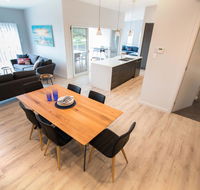 Wellington Lake Retreat - Newcastle Accommodation