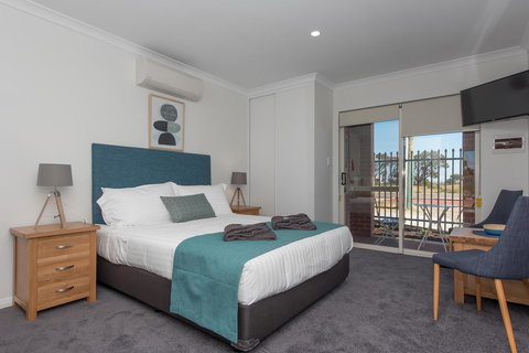 Jurien Bay Motel Apartments - Newcastle Accommodation 14