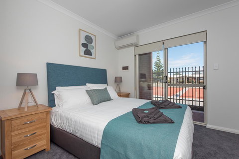 Jurien Bay Motel Apartments - Newcastle Accommodation 3