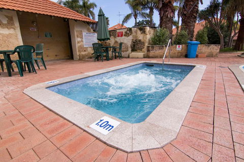 Mandurah Family Resort - New Castle Tourism 26