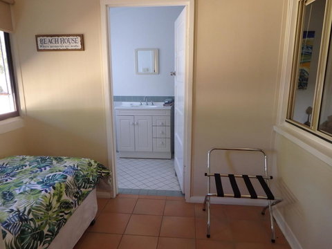 Lazy Lobster Holiday Units & Chalets - Newcastle Accommodation 7