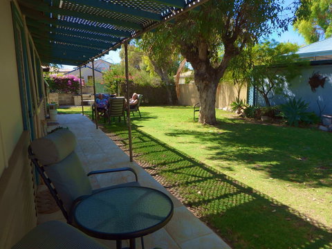 Lazy Lobster Holiday Units & Chalets - Newcastle Accommodation 30