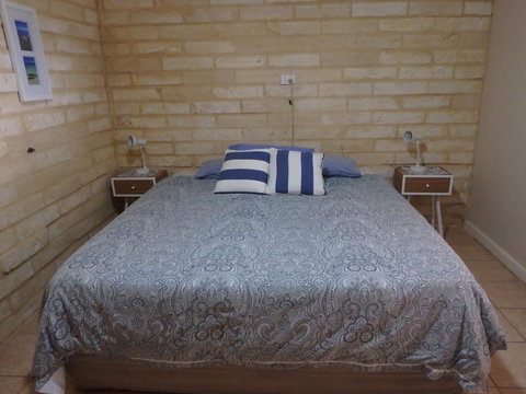 Lazy Lobster Holiday Units & Chalets - Newcastle Accommodation 11