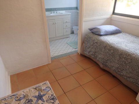 Lazy Lobster Holiday Units & Chalets - Newcastle Accommodation 12