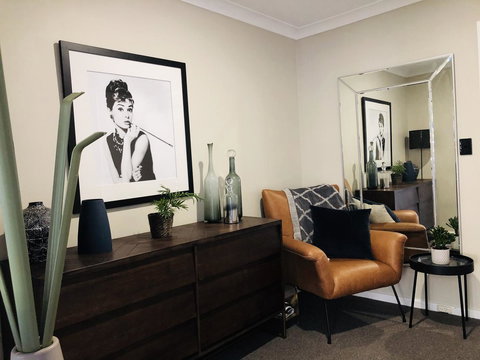 West Beach Lagoon 220 Stylish And Cozy - Newcastle Accommodation 12